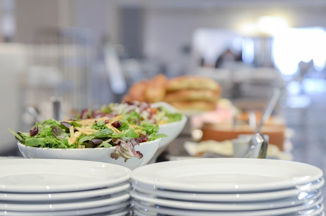 Pros and Cons of Using a Catering Service