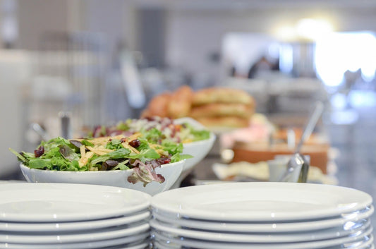 Pros and Cons of Using a Catering Service